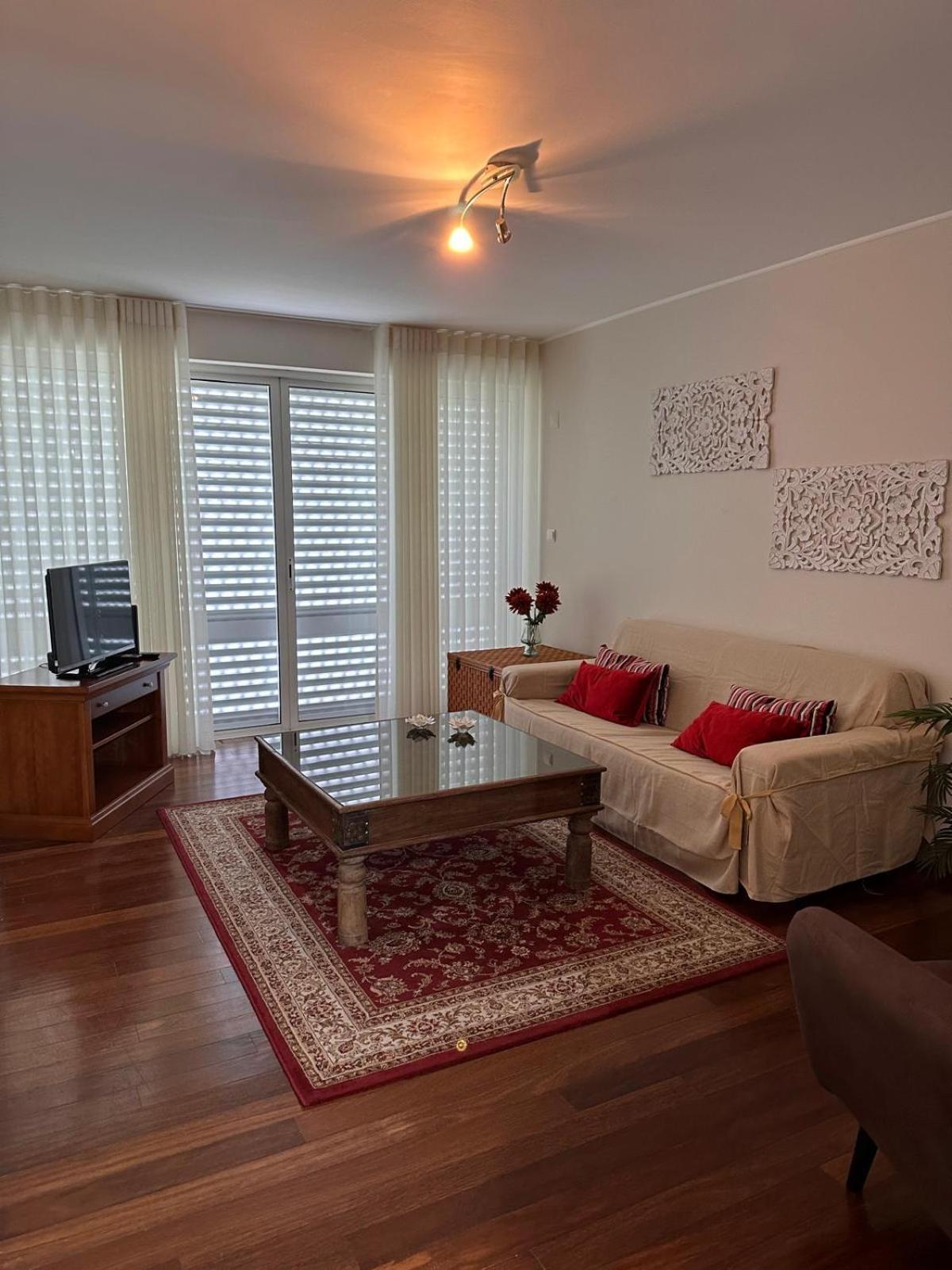Azor International Apartment II ปอนตาเดลกาดา ภายนอก รูปภาพ